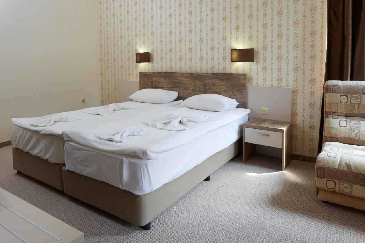 סאני ביץ' Hotel Lira מראה חיצוני תמונה