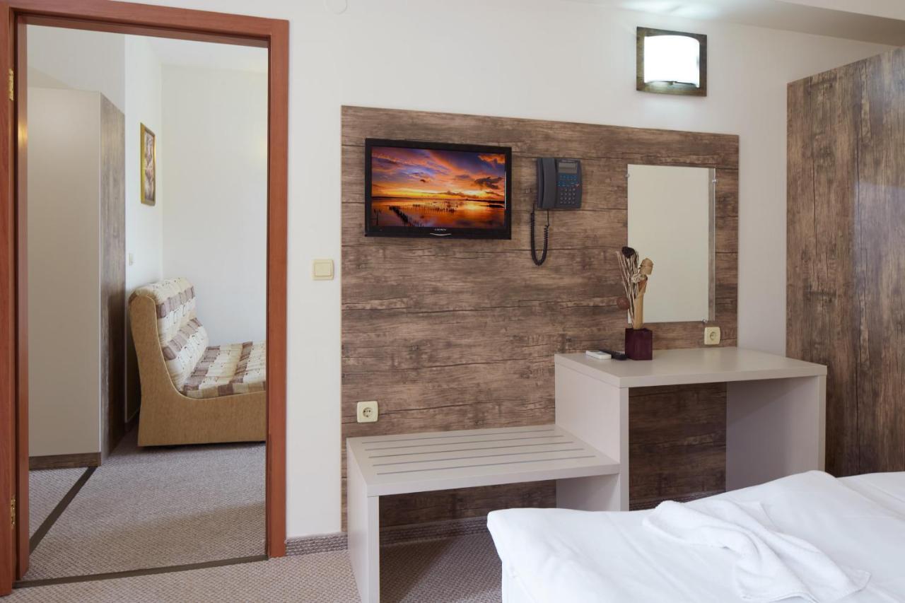 סאני ביץ' Hotel Lira מראה חיצוני תמונה