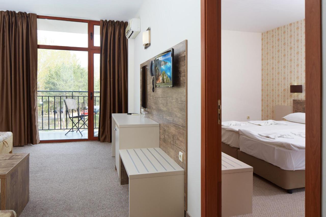 סאני ביץ' Hotel Lira מראה חיצוני תמונה