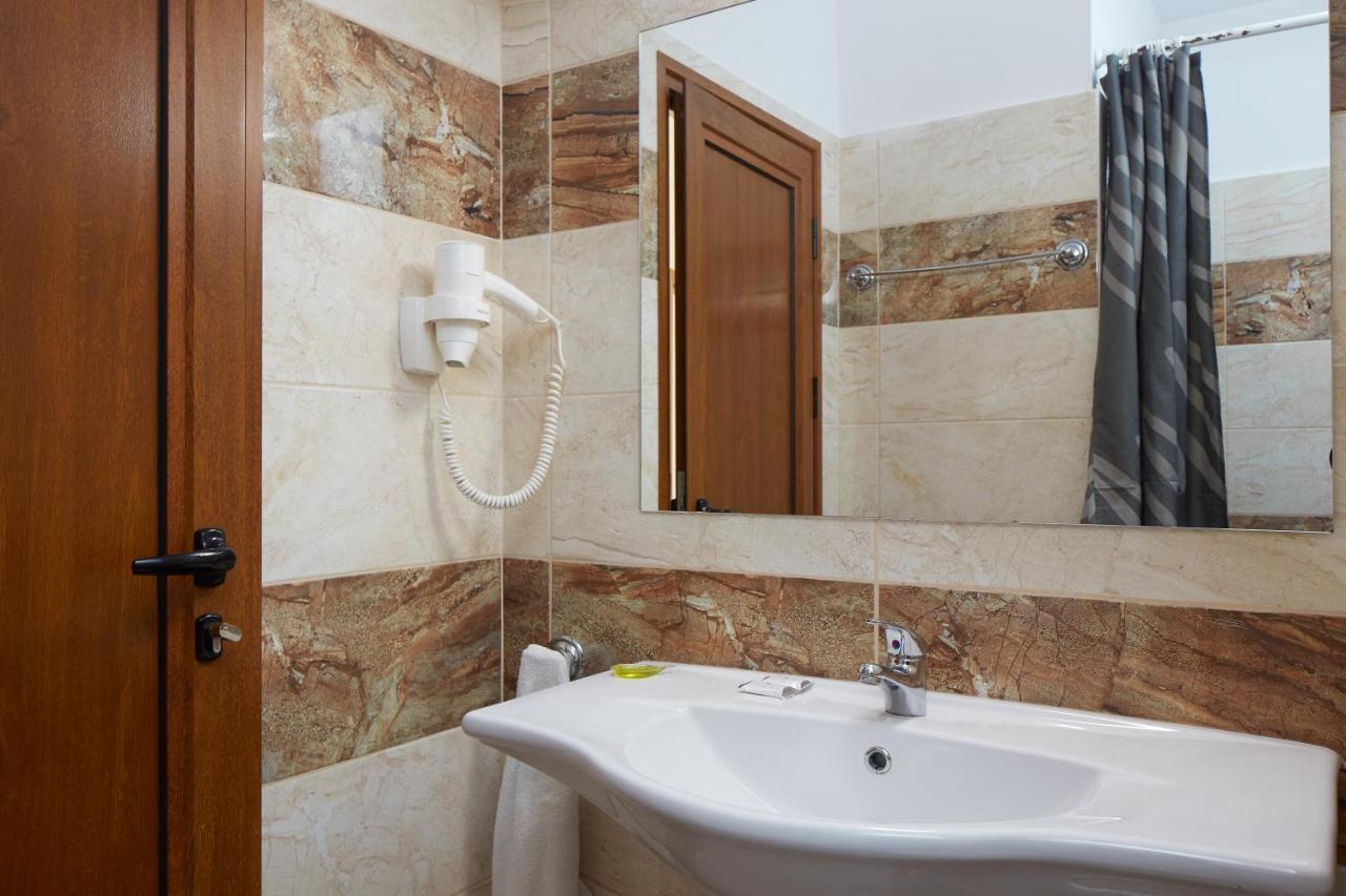 סאני ביץ' Hotel Lira מראה חיצוני תמונה