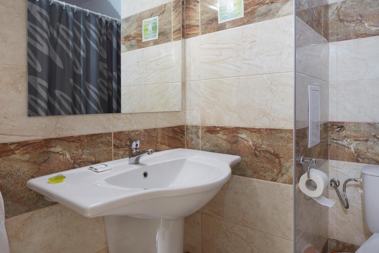 סאני ביץ' Hotel Lira מראה חיצוני תמונה
