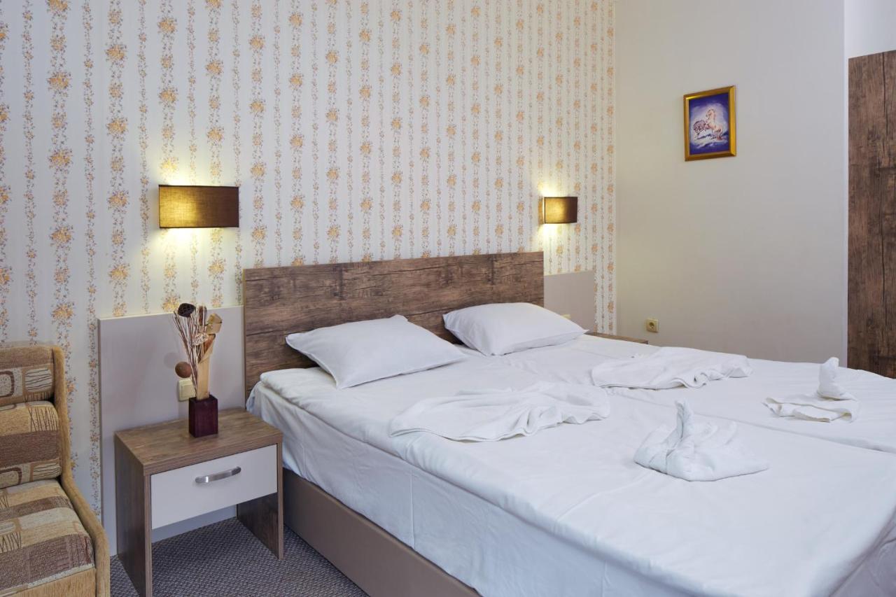 סאני ביץ' Hotel Lira מראה חיצוני תמונה