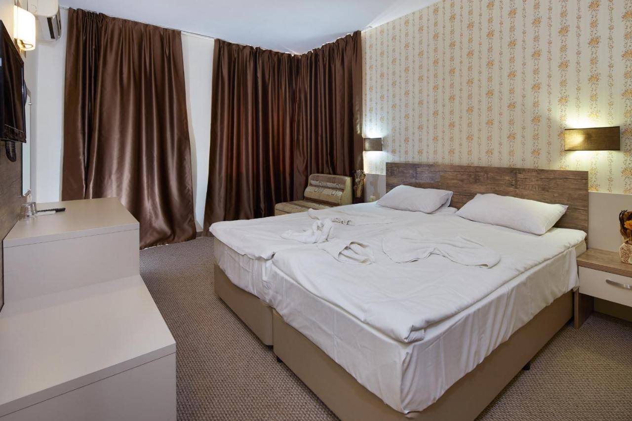 סאני ביץ' Hotel Lira מראה חיצוני תמונה