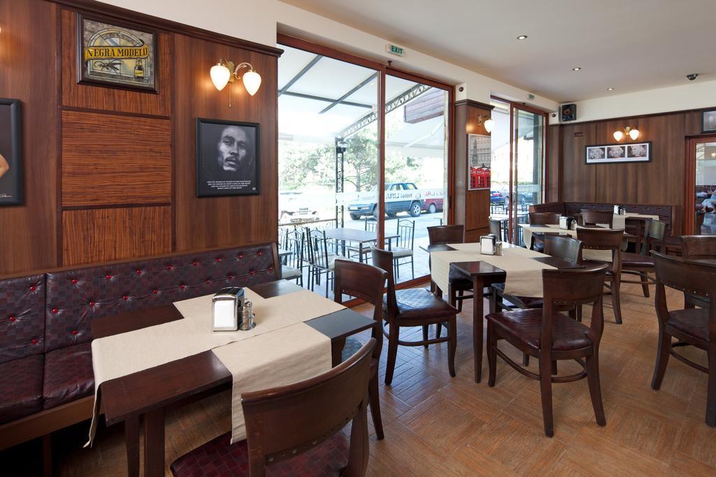 סאני ביץ' Hotel Lira מראה חיצוני תמונה