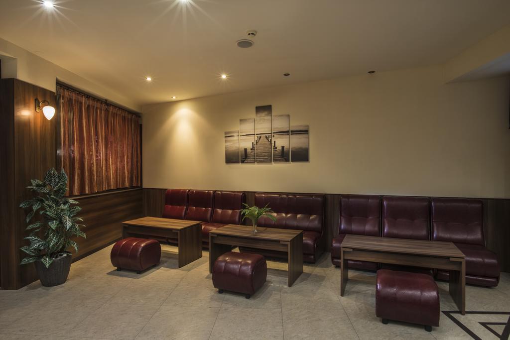 סאני ביץ' Hotel Lira מראה חיצוני תמונה