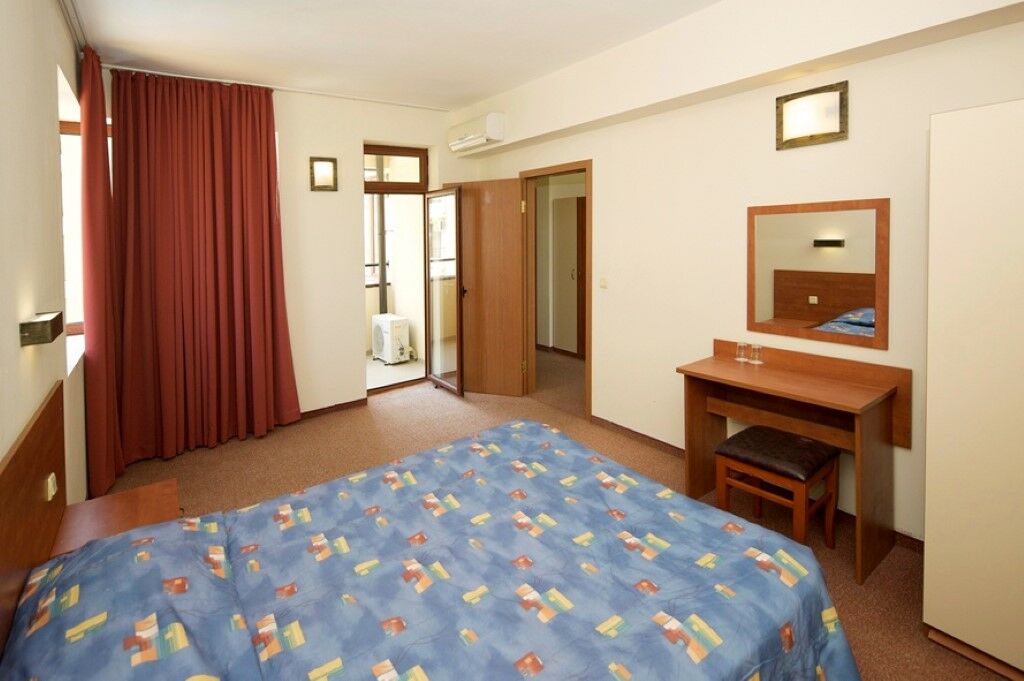 סאני ביץ' Hotel Lira מראה חיצוני תמונה
